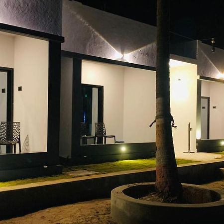 Mayekar'S Holiday Home, Chivla Beach, Малван Экстерьер фото